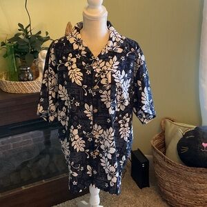 Men’s Size Medium Coconut Pier Button Down Short Sleeve, Excellent Condition